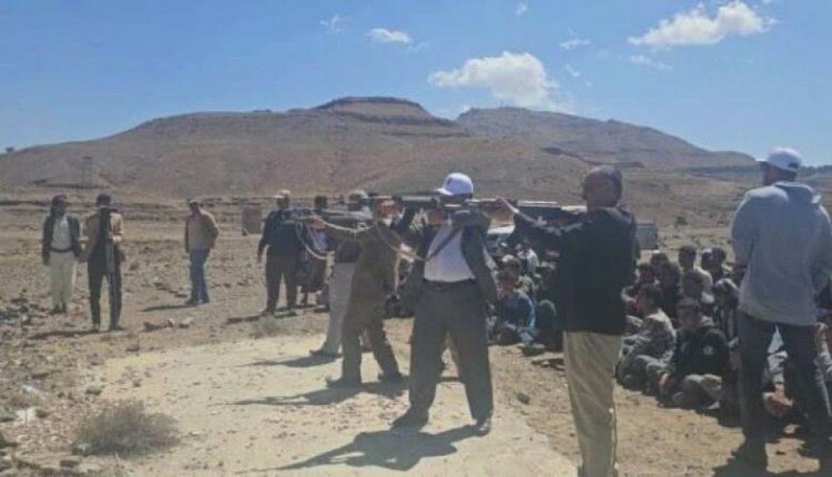 Houthi militias force Sanaa University doctors to attend a military course