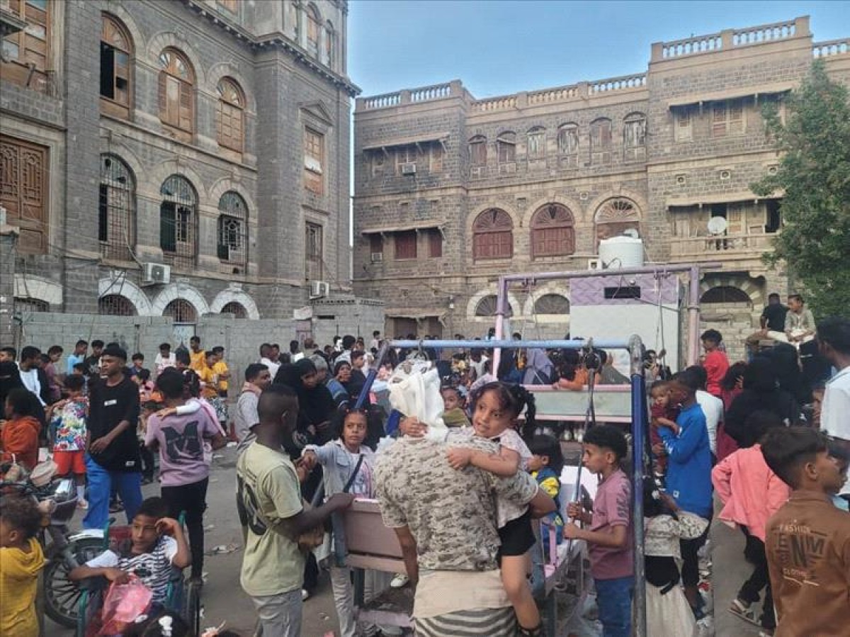 عيد الفقراء في لحج.. وسائل ترفيهية بدائية "صور"
