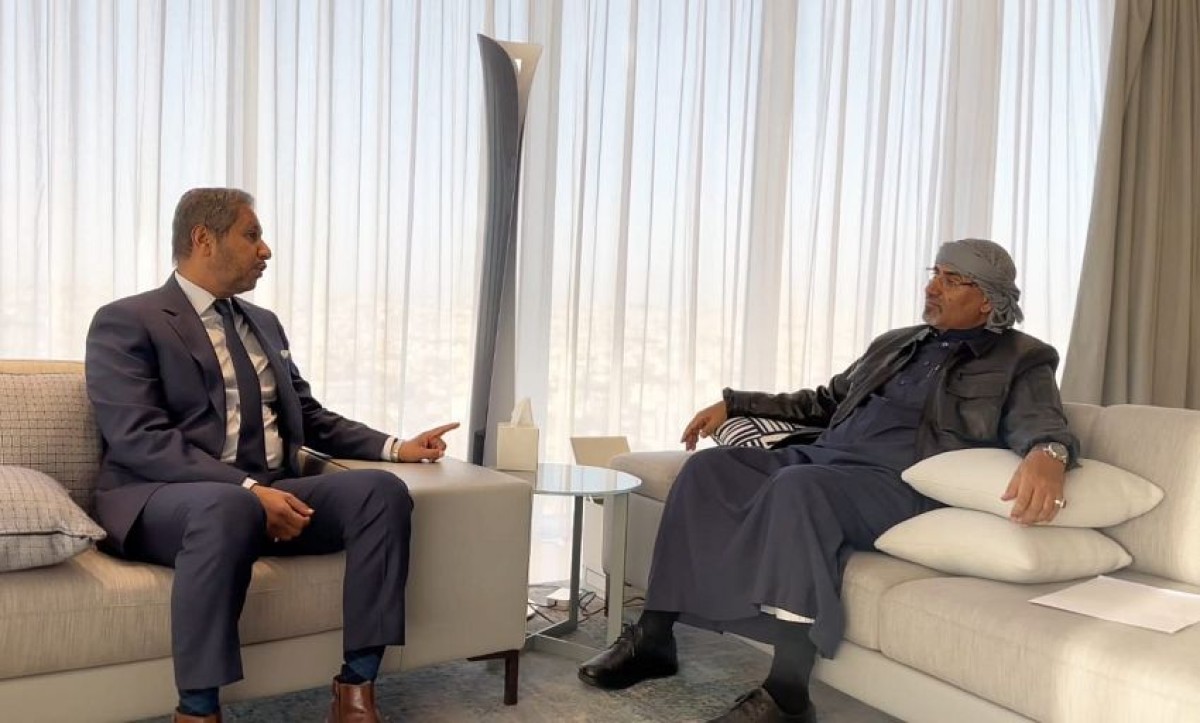 Major General Al-Zubaidi discusses with the Ambassador of Djibouti the coordination of joint positions to secure international shipping lines