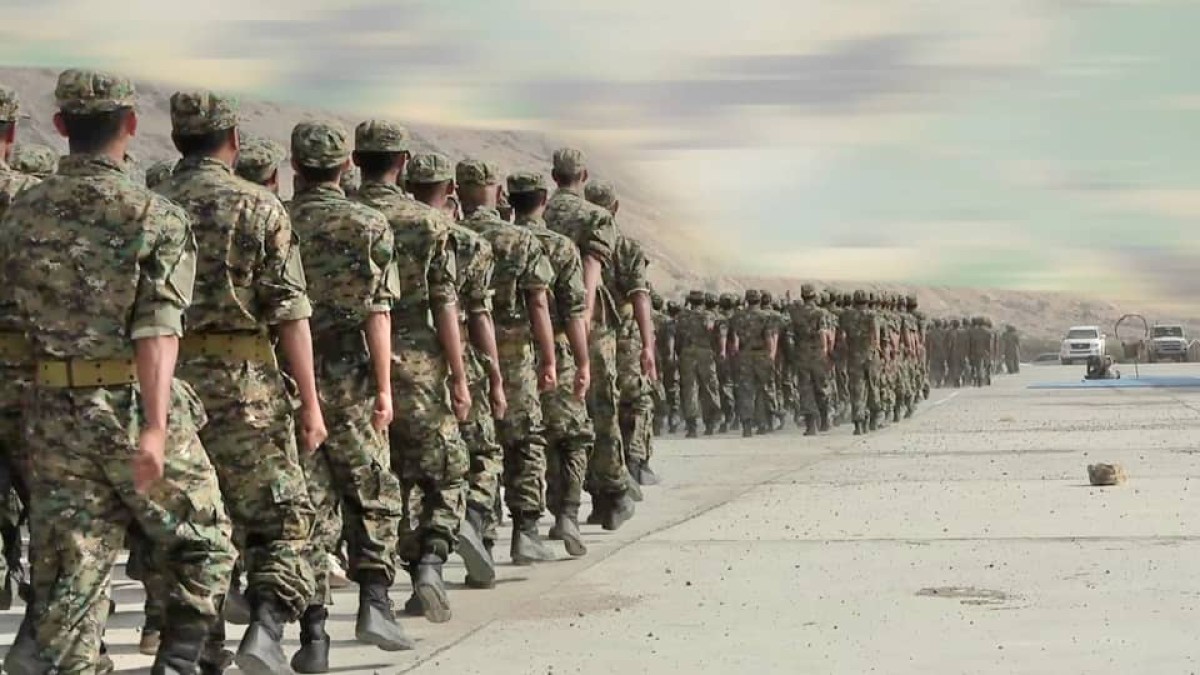 بعرض عسكري مهيب ... قوات الحزام الأمني تشهد تخرج الدفعة الأولى من الدورة التدريبية
