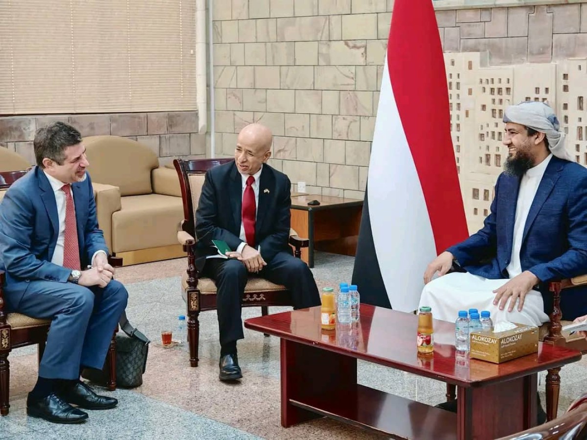 ‏المحرّمي يبحث مع السفير الأمريكي مستجدات الأوضاع في اليمن ويطالب بخطوات رادعة ضد الحوثيين