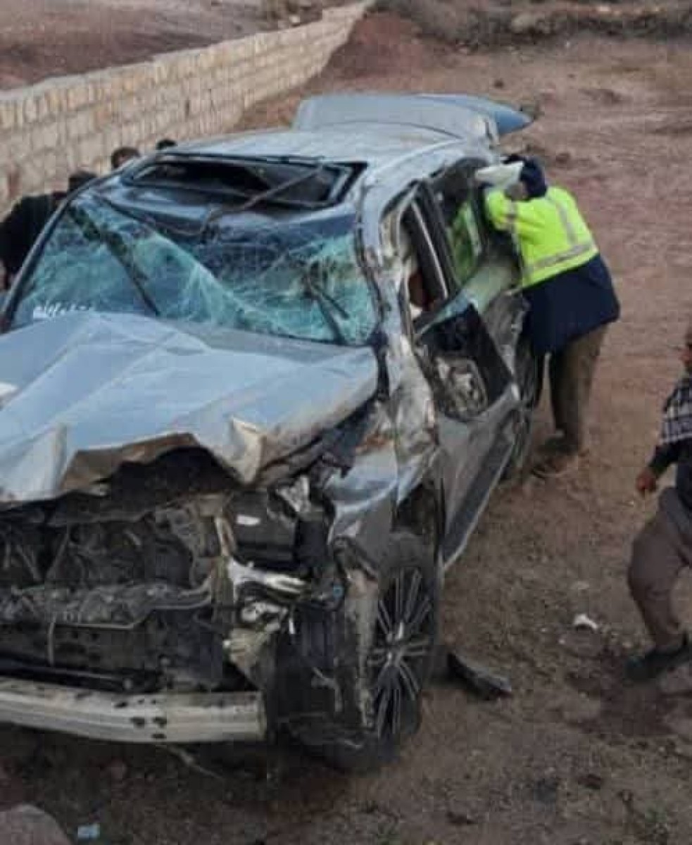 أثناء تفقد طريق بحالمين.. المقاول "الخضيري" ينجو من حادث مروري في لحج