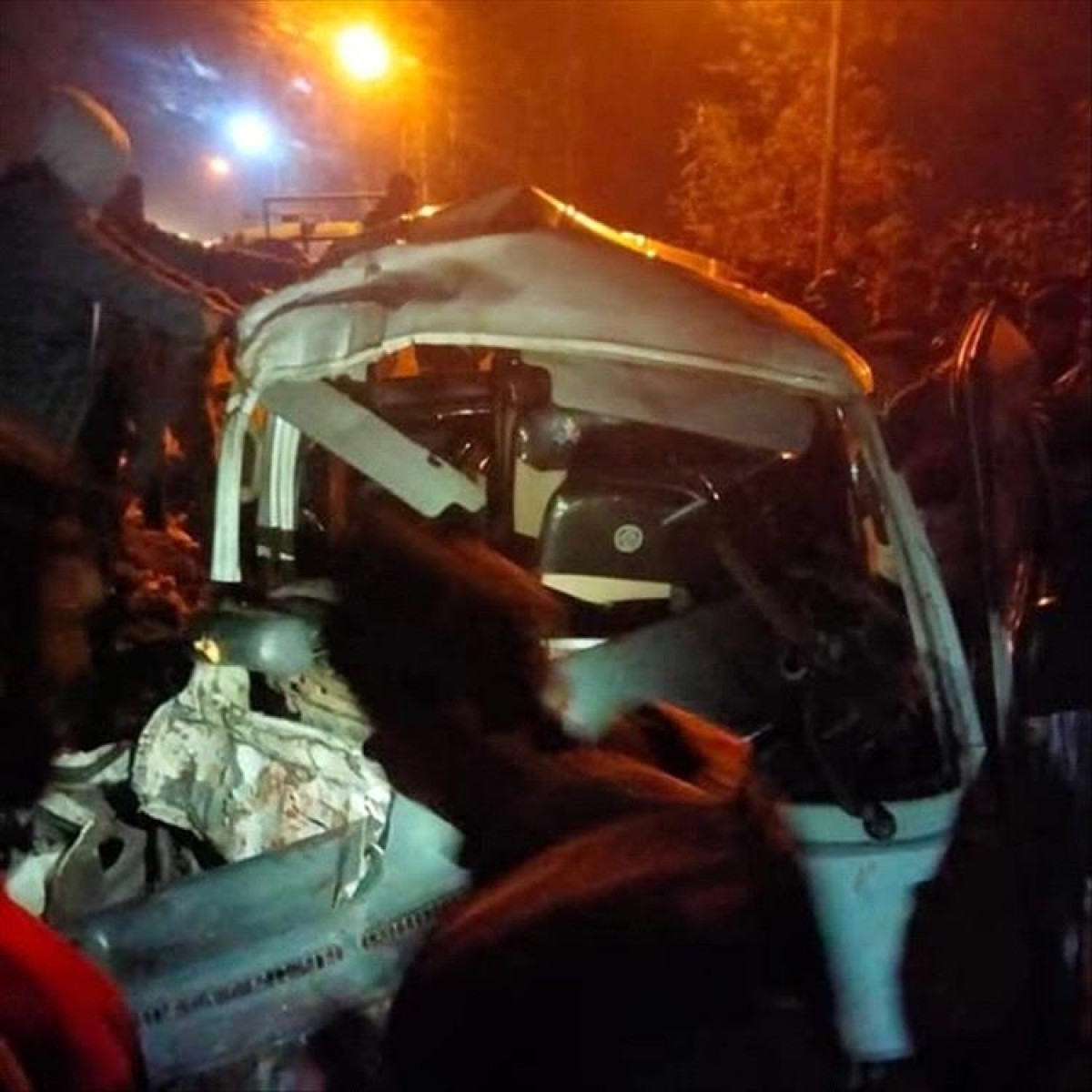 أبين.. وفاة ثلاث نساء وإصابة آخرين في حادث مروع بالوضيع