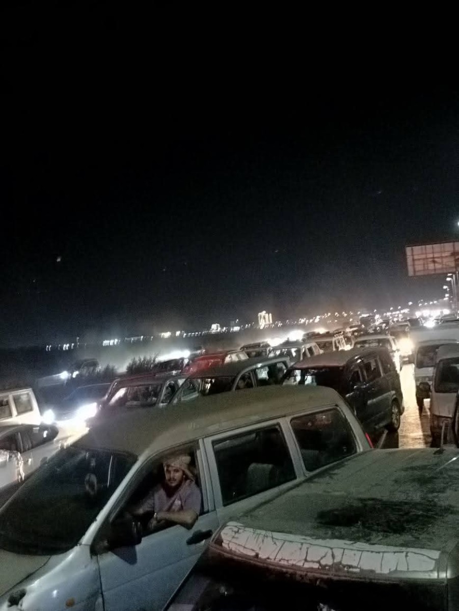 عدن تغرق في الزحام لليوم الثاني بسبب إضراب المرور