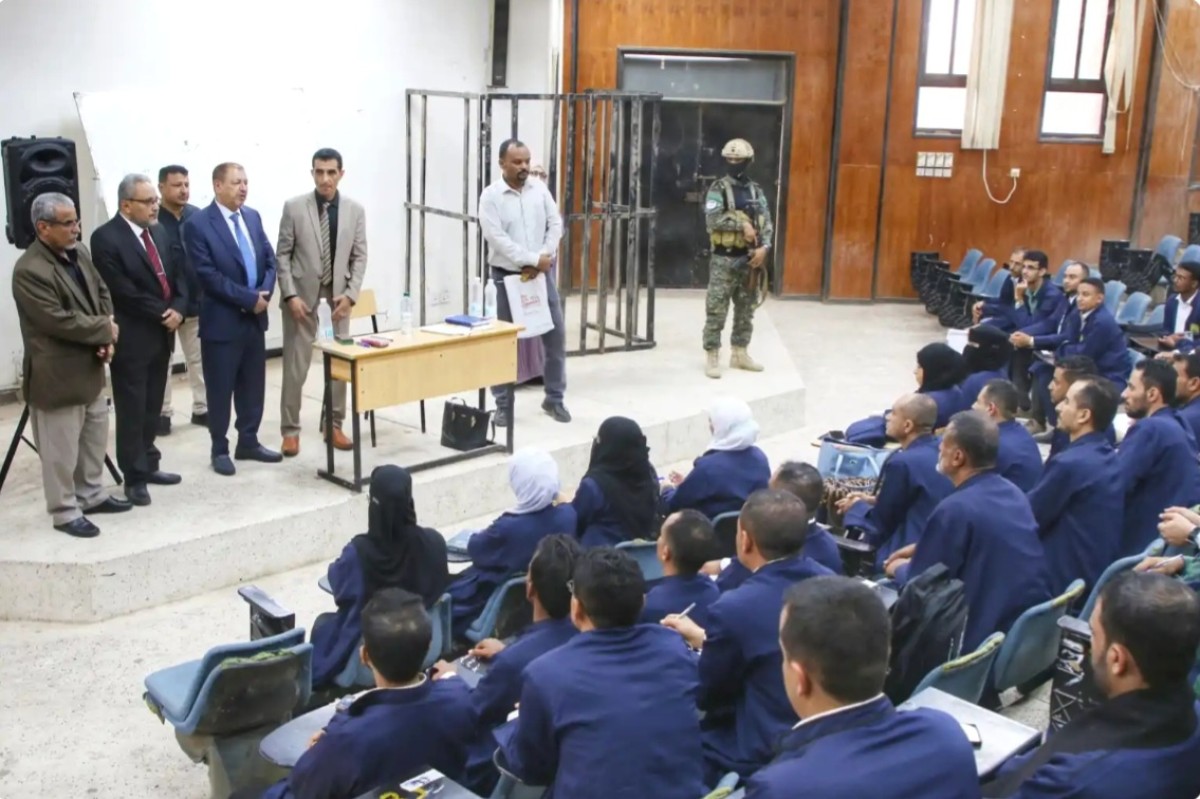 رئيس مجلس القضاء الأعلى يدشّن العام الدراسي الجديد في المعهد العالي للقضاء بعدن