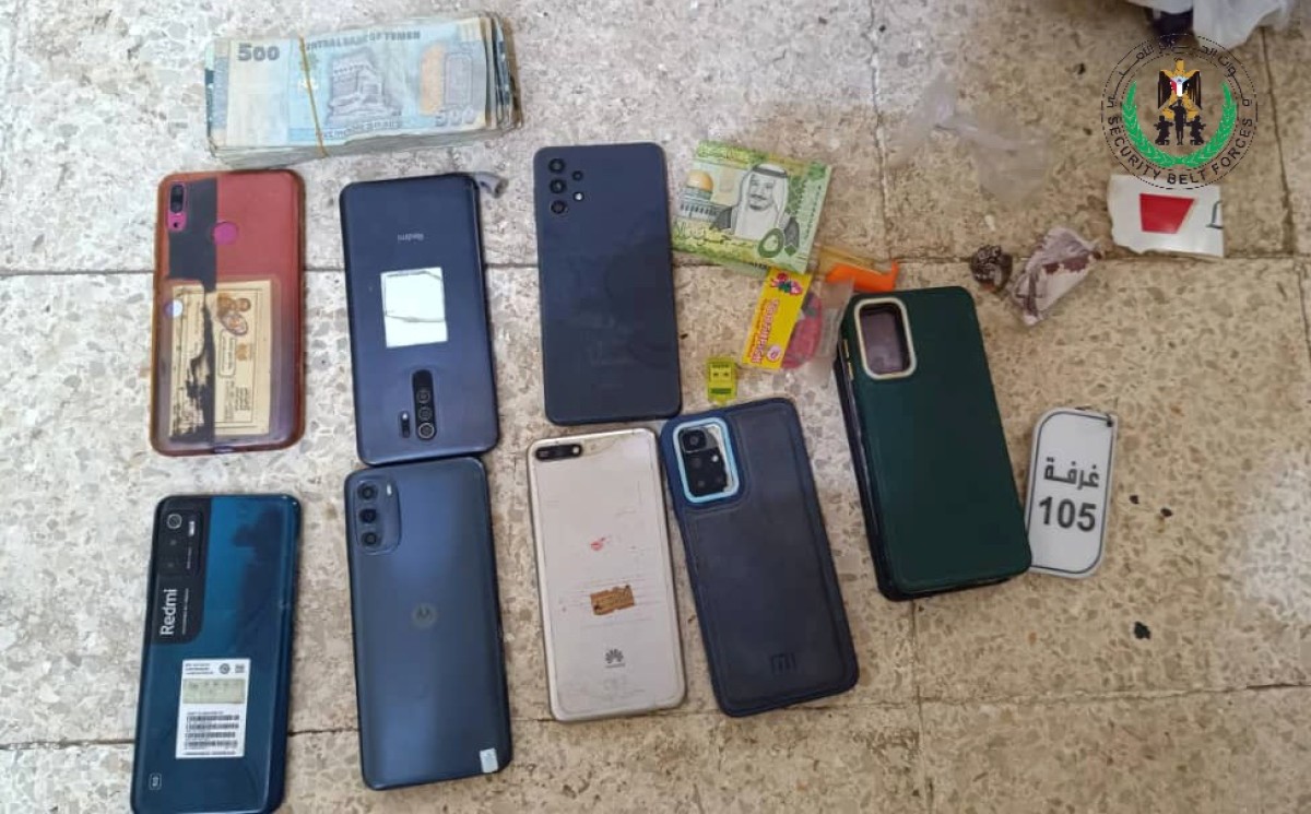 قوات الحزام الأمني تلقي القبض على متهم بالسرقة في مديرية المنصورة