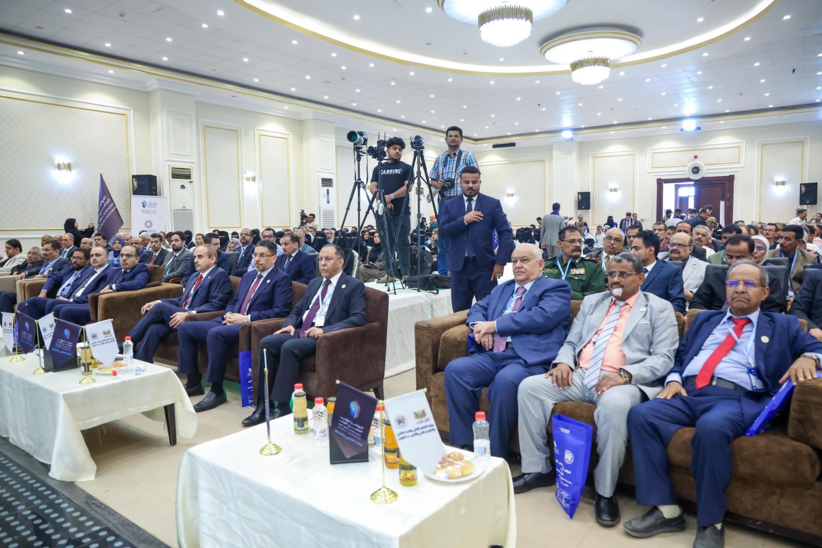 رئيس الوزراء يشارك في افتتاح المؤتمر الطلابي العلمي الأول ويؤكد على تشجيع البحث العلمي