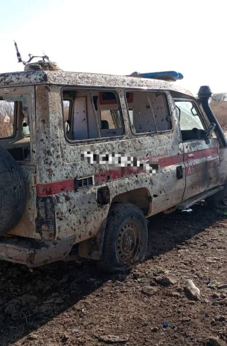 شبوة: الحوثيون يستهدفون سيارة إسعاف ويقصفون قرى ومواقع عسكرية بمرخة العليا