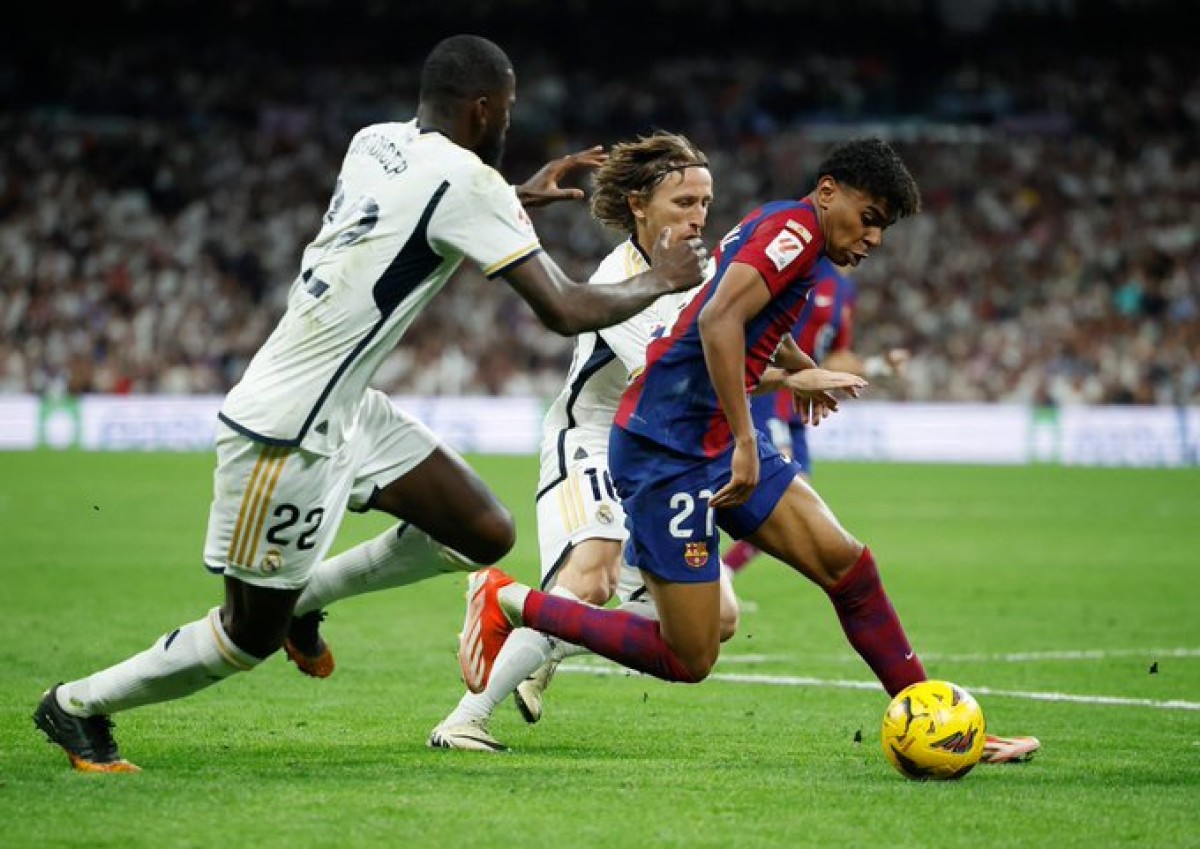 رسميًا.. ريال مدريد يعلن موقفه من "الانسحاب" أمام برشلونة