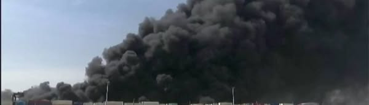 مئات الإصابات وأضرار واسعة جراء انفجار كبير في ميناء بجنوب إيران