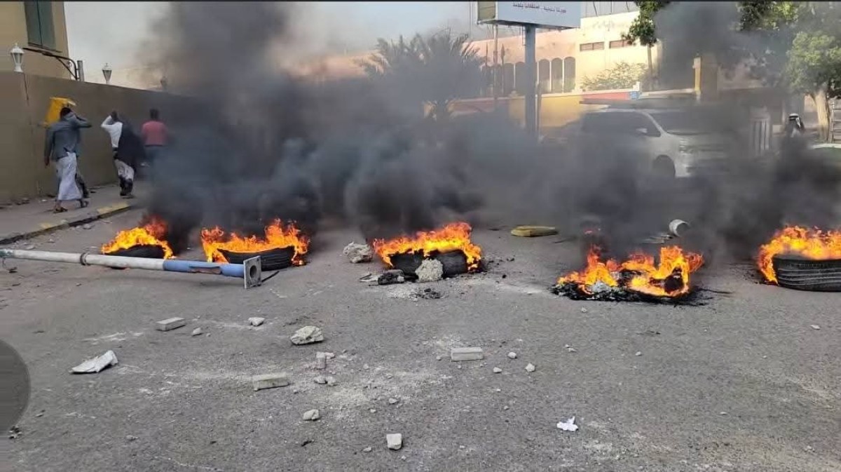 الأجهزة الأمنية بعدن: نؤيد مطالب المواطنين ونحذر من المساس بالممتلكات