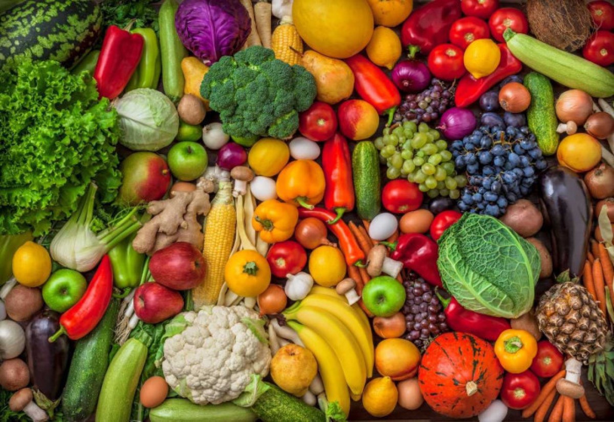 Prices of vegetables and fruits in the capital, Aden, Thursday, April 30