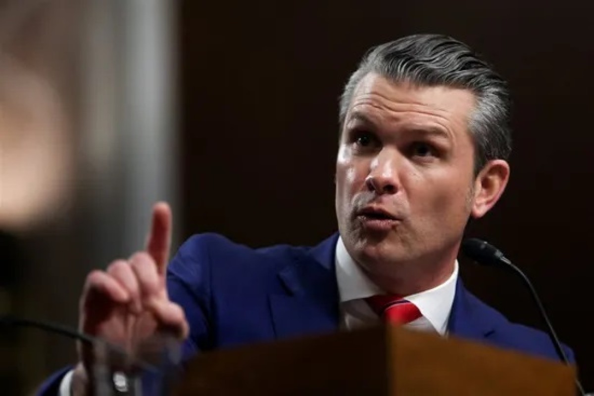 US Defense Minister: Iran will pay the price of its support to the Houthis