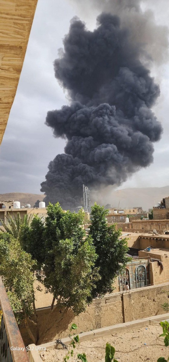 Urgent: Violent Israeli raids targeting Sanaa and affecting its airport and with vital infrastructure