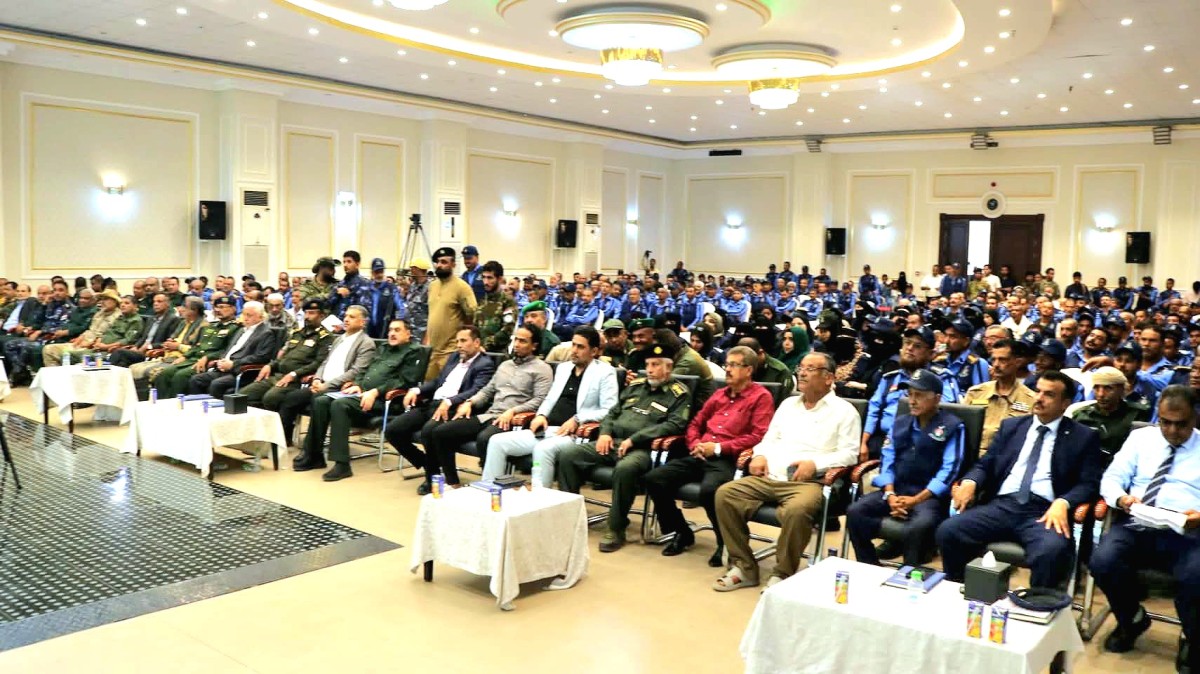 Aden .. The Security Department concludes the Arab Traffic Week with an honorary ceremony and awareness messages
