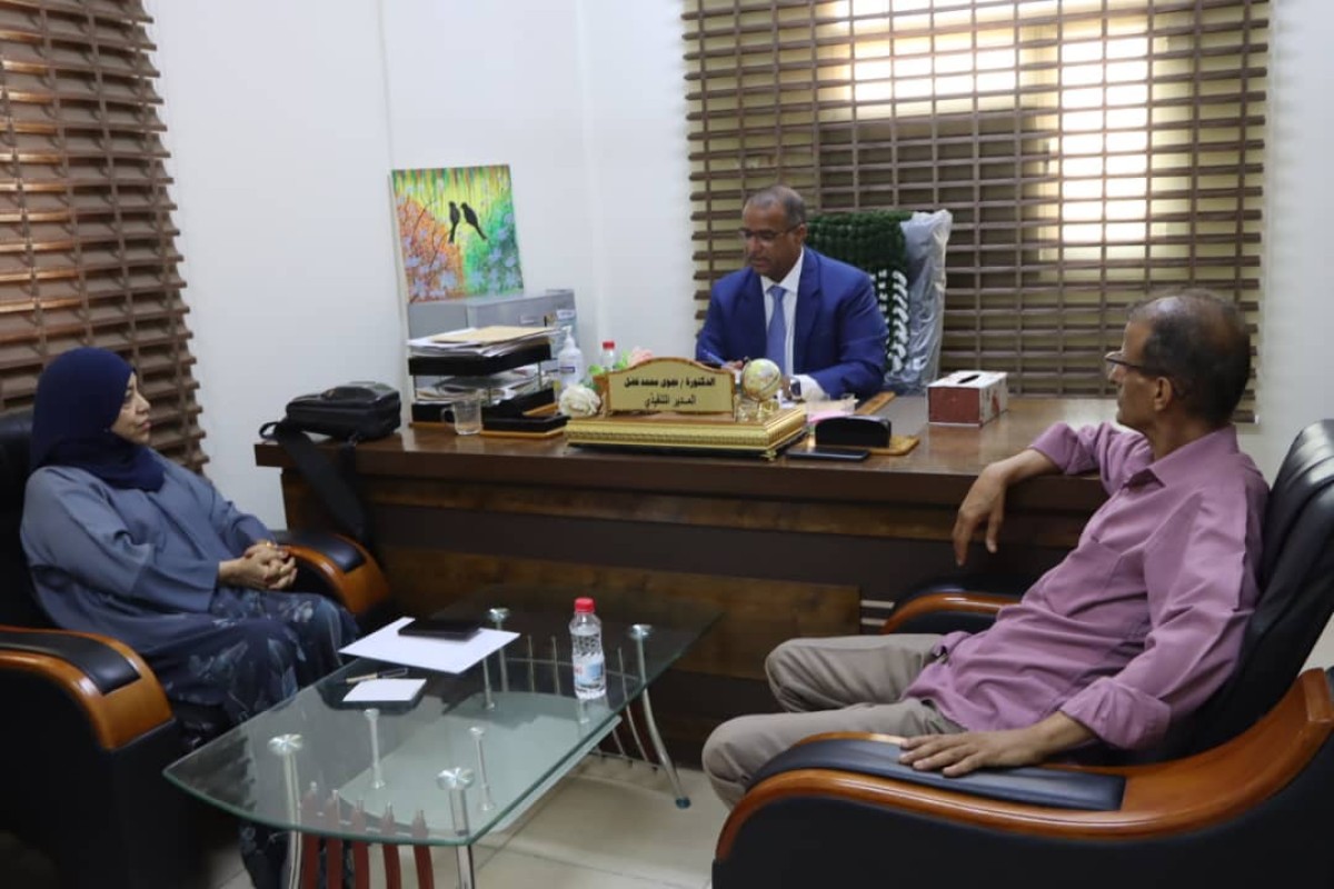 Minister Al -Zaouri is familiar with the progress of work in the two care and rehabilitation funds of the handicapped and social welfare in Aden