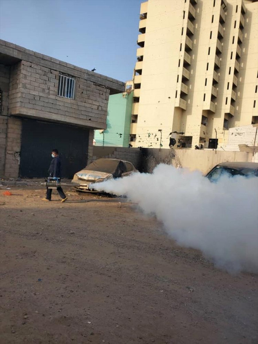 Health continues the campaign of blurring and spraying to remove the replacement sources of mosquitoes in Aden districts