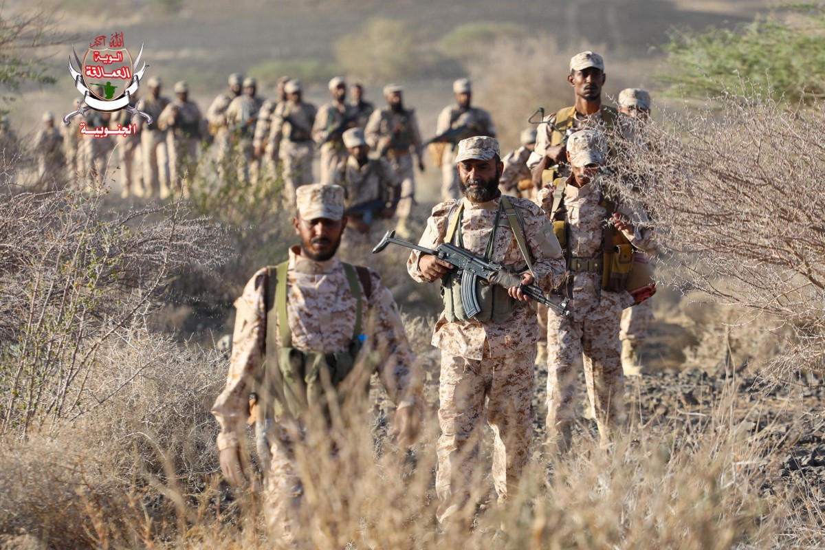 لرفع جاهزيتها القتالية.. قوات العمالقة الجنوبية تنفذ مسيرًا عسكريًّا