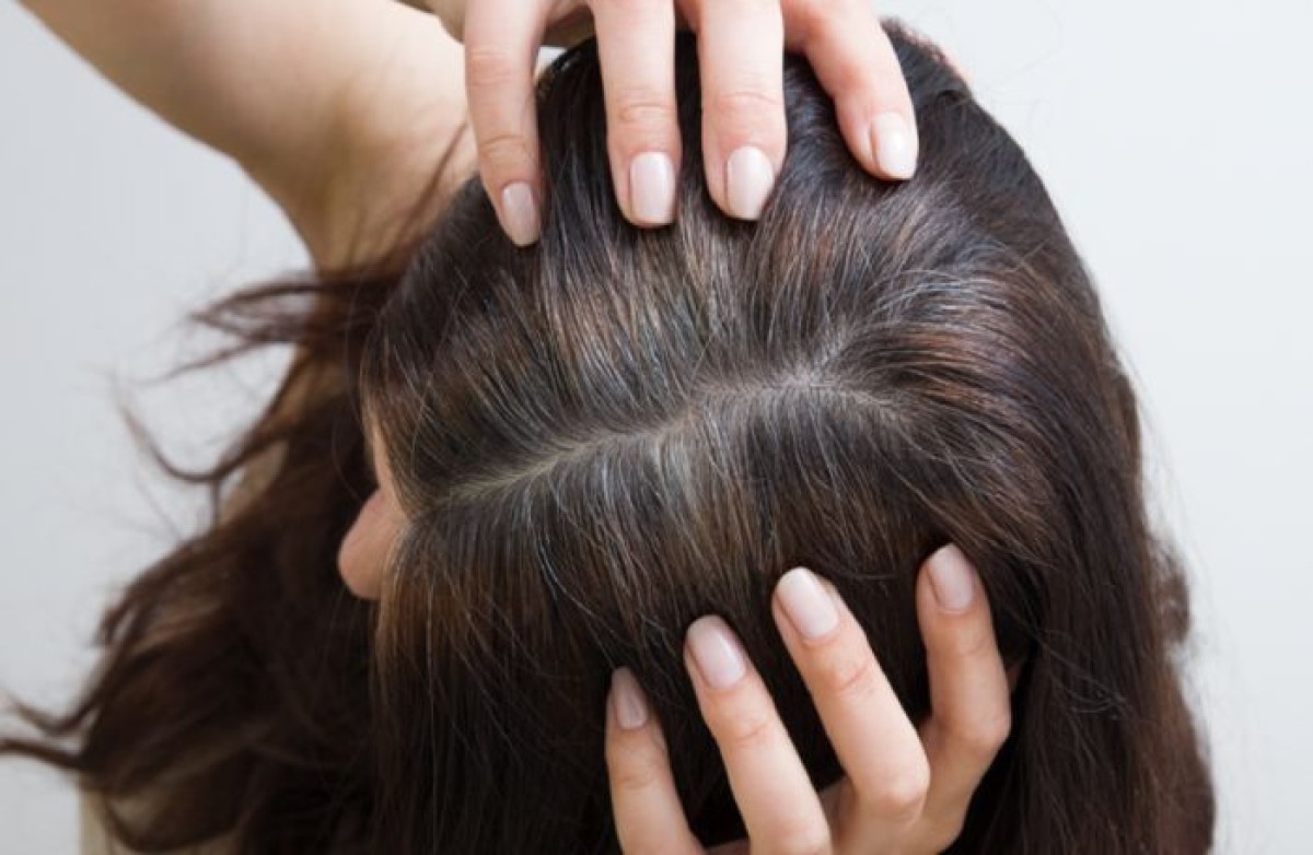 Factors that accelerate the appearance of graying ... tips for delaying its spread!