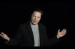ماسك يكشف سر عينه السوداء