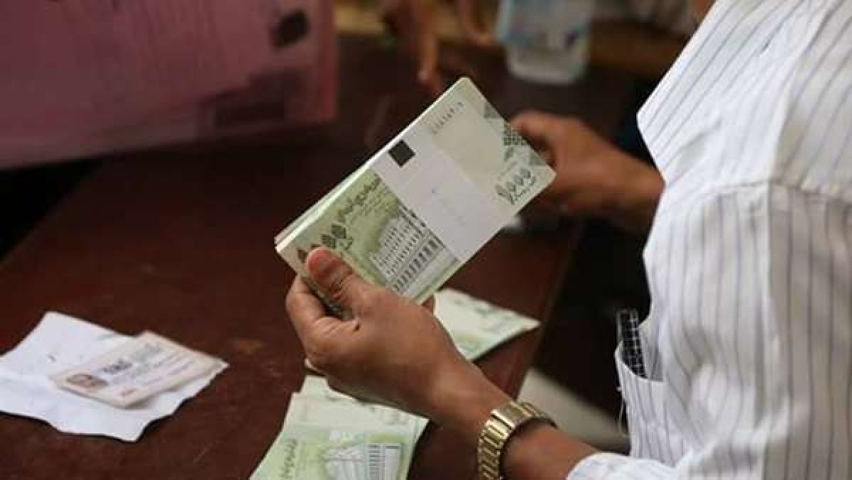 ضباط في الداخلية يدعون إلى وقفة احتجاجية بسبب تعطيل صرف الرواتب