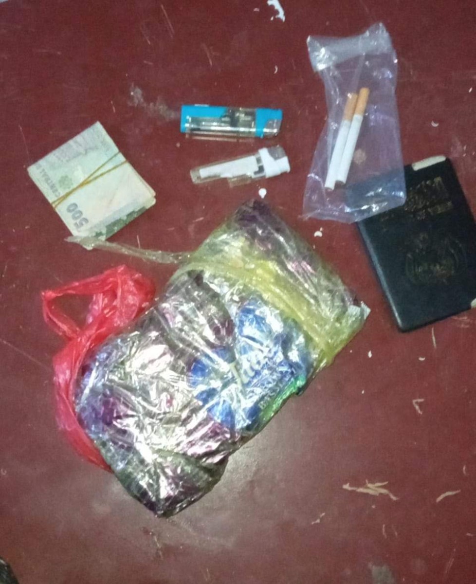 Shabwa Defense Forces arrest a drug dealer accused in Ataq
