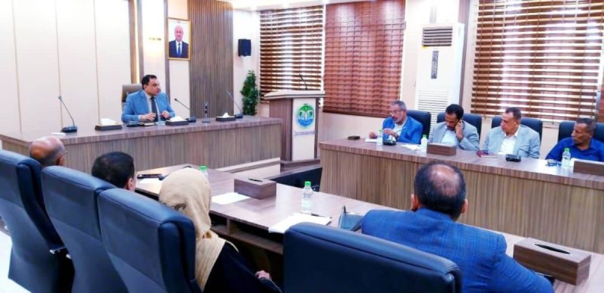 الوزير السقطري يشدد على وجوب إلية لخفظ أسعار الأسماك