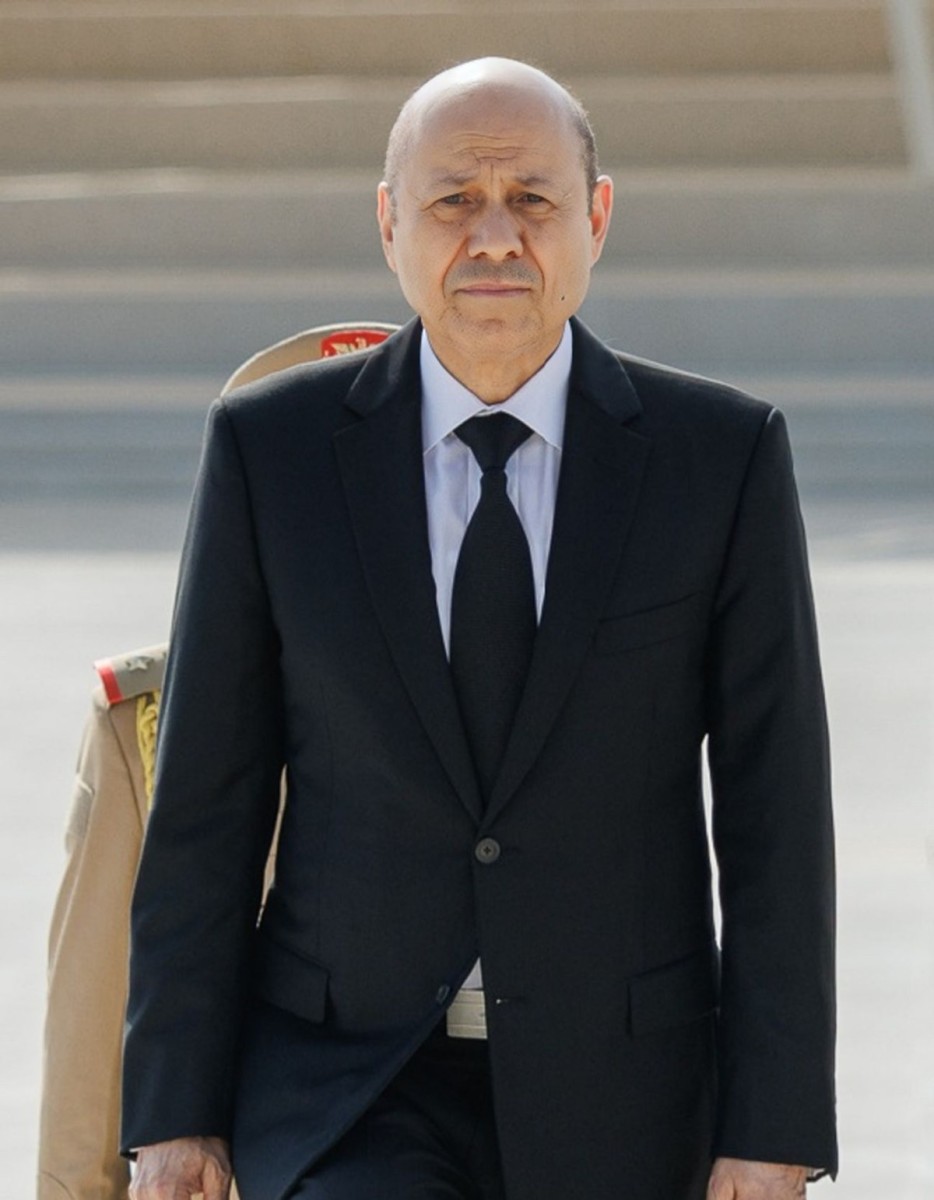 Urgent: The expected arrival of Al-Alimi to Mukalla