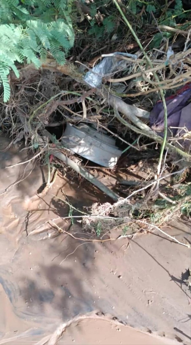 In response to the appeal of residents in Hais, Masam retrieves 4 mines that were swept away by the floods