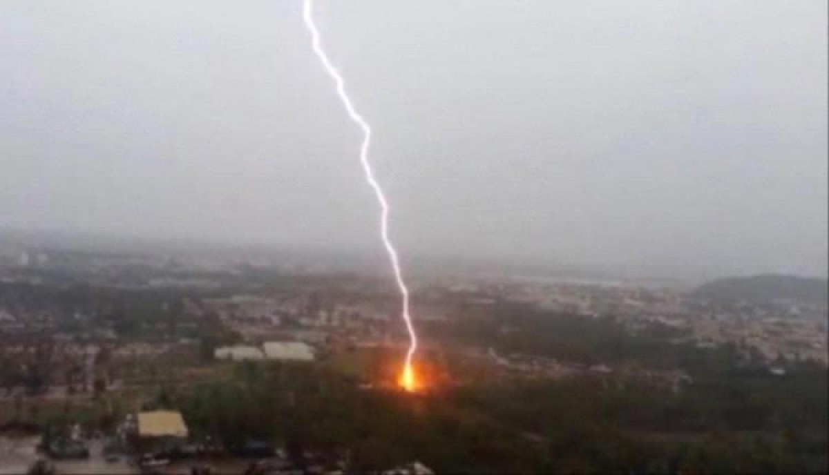 A person died as a result of a thunderbolt in Hodeidah