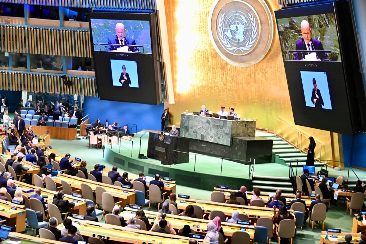 العليمي في قمة المستقبل: اليمن يحمل آمالاً كبيرة رغم المعاناة الناتجة عن الحوثيين