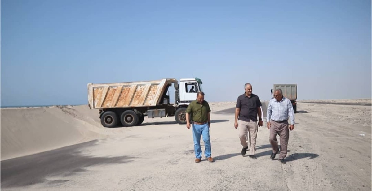 Al-Mas inspects sand removal work at the Al-Alam Line in Abyan Governorate