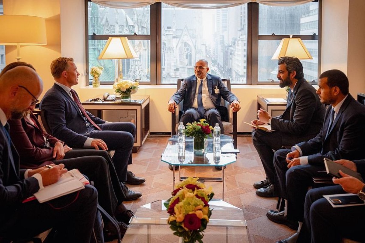 الزُبيدي يبحث مع نائب وزير خارجية النرويج تداعيات التصعيد الحوثي ضد خطوط الملاحة الدولية