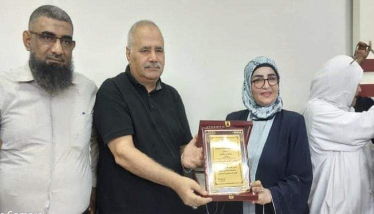 بعد تدهور الصداقة.. مدير صحة عدن يقدم اعتذارًا علنيًا للدكتورة كفاية الجازعي ويعترف بخطئه