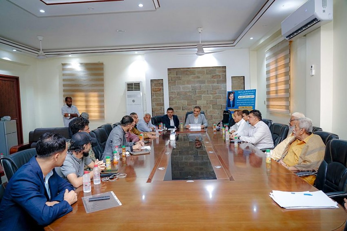 The Minister of State, Governor of Aden, inaugurates a number of investment program projects in Sheikh Othman District