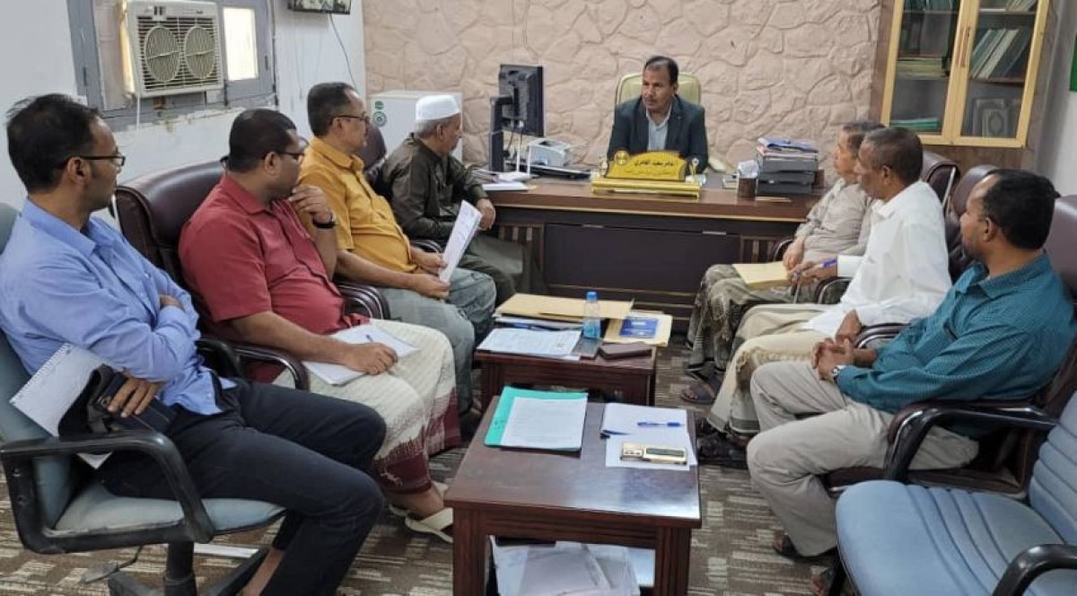 The Tenders Committee in Wadi Hadhramaut approves a number of projects