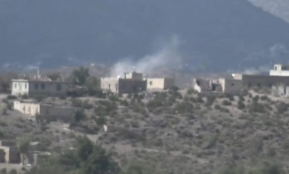 The Houthi militia targets civilian objects in Baja, north of Al-Dhalea, with tank shells