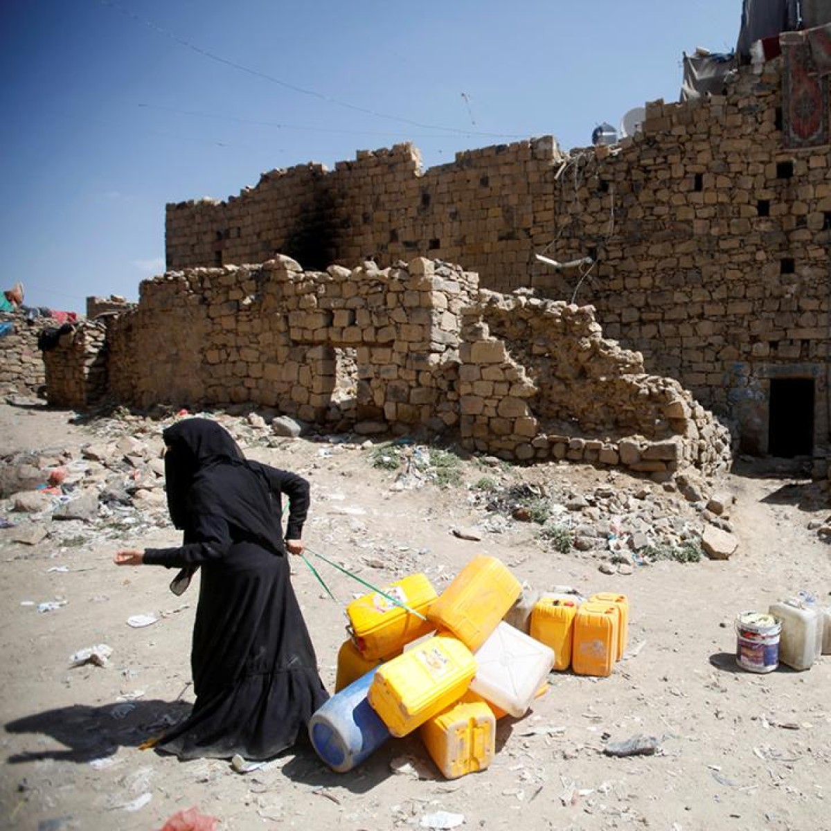 من النخيل إلى الرمال: كيف يدمر تغير المناخ اليمن الأخضر