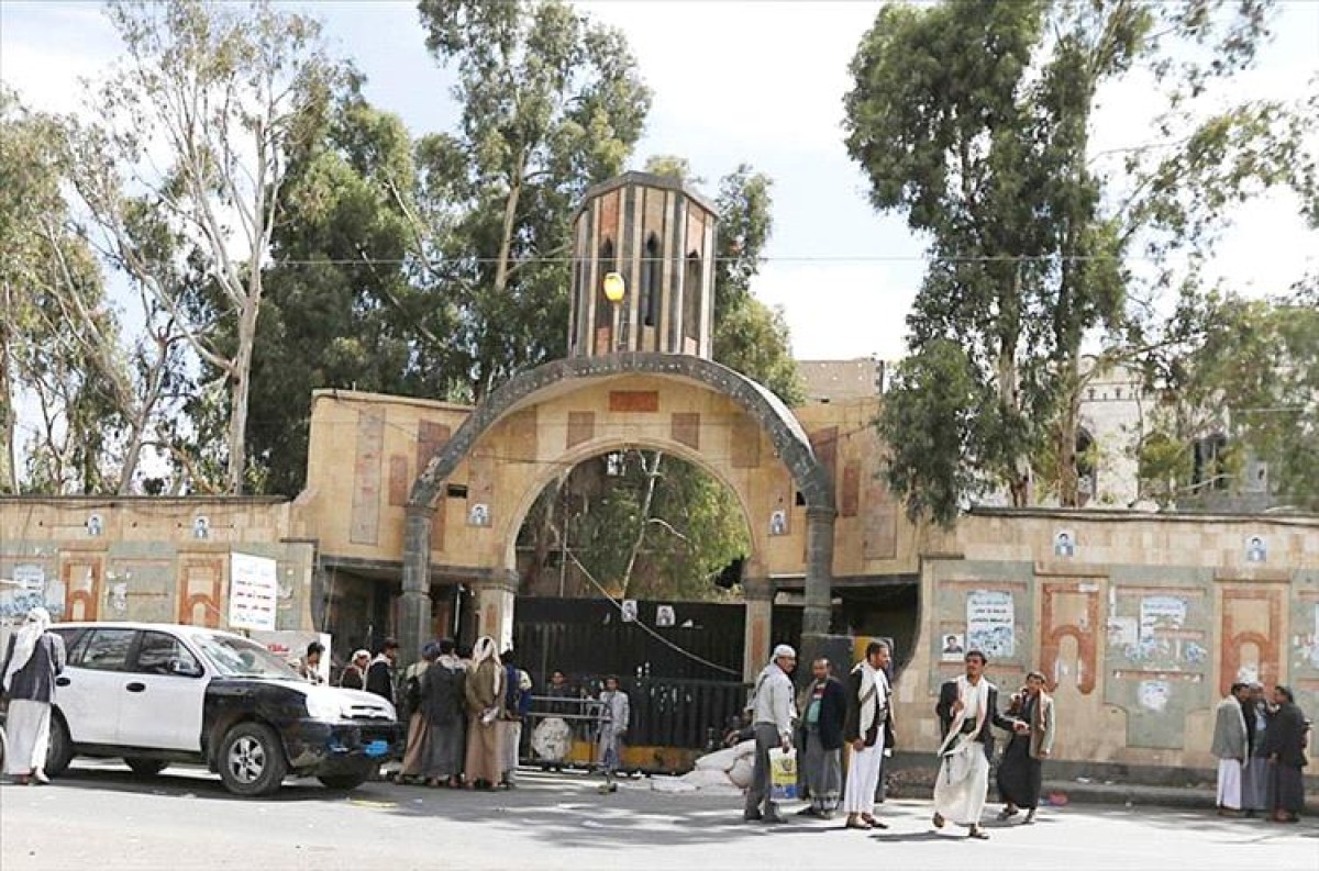 The Houthi group besieges the house of another Sheikh Abdullah bin Hussein Al-Ahmar in Sanaa