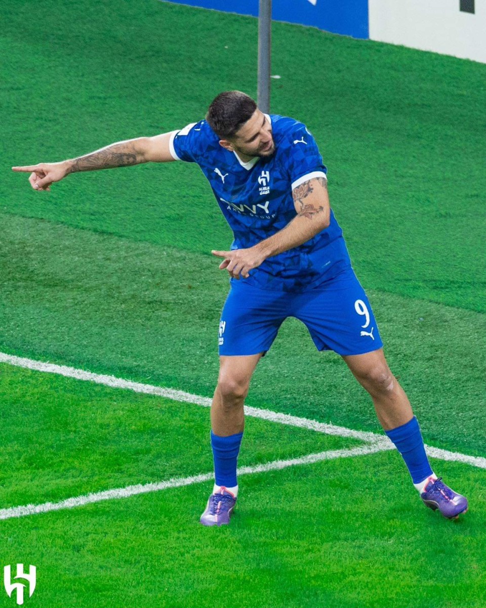 وسط تجدد إصابة نيمار .. ميتروفيتش يسجل هاتريك في فوز الهلال السعودي على الاستقلال الإيراني