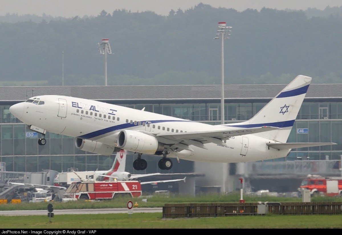 Rockets on Tel Aviv kill Israelis and close Ben Gurion Airport