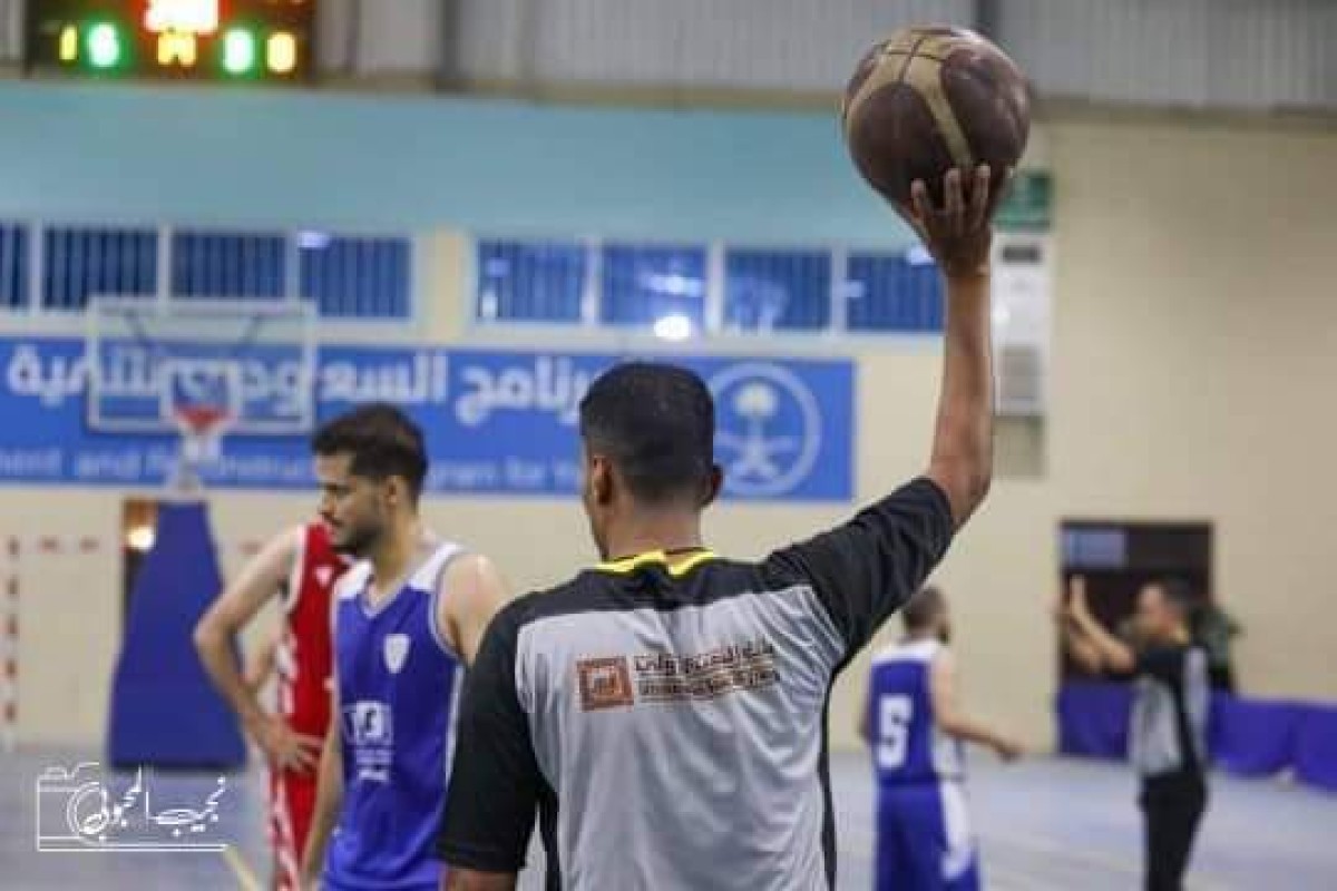 إتحاد فرع السلة ينظم دورة إنعاشية للحكام بعدن