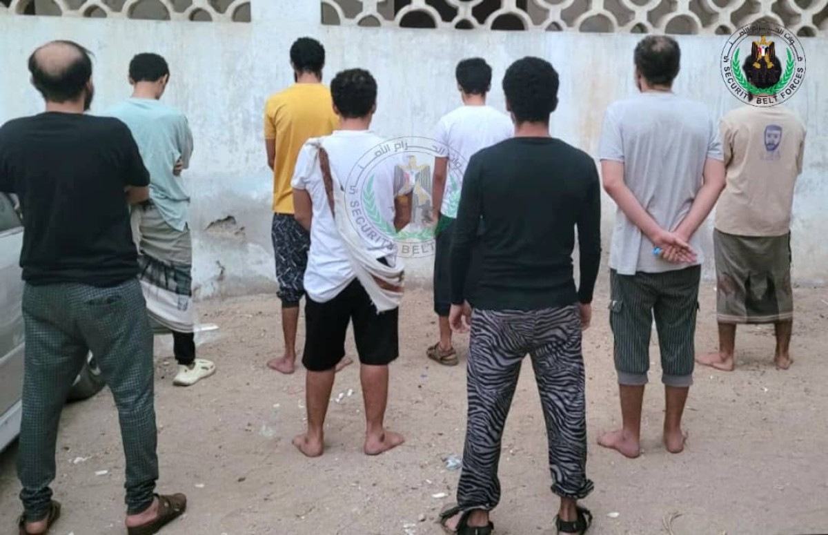 The Security Belt Drug Control Department deports eight defendants to the central prison in Aden