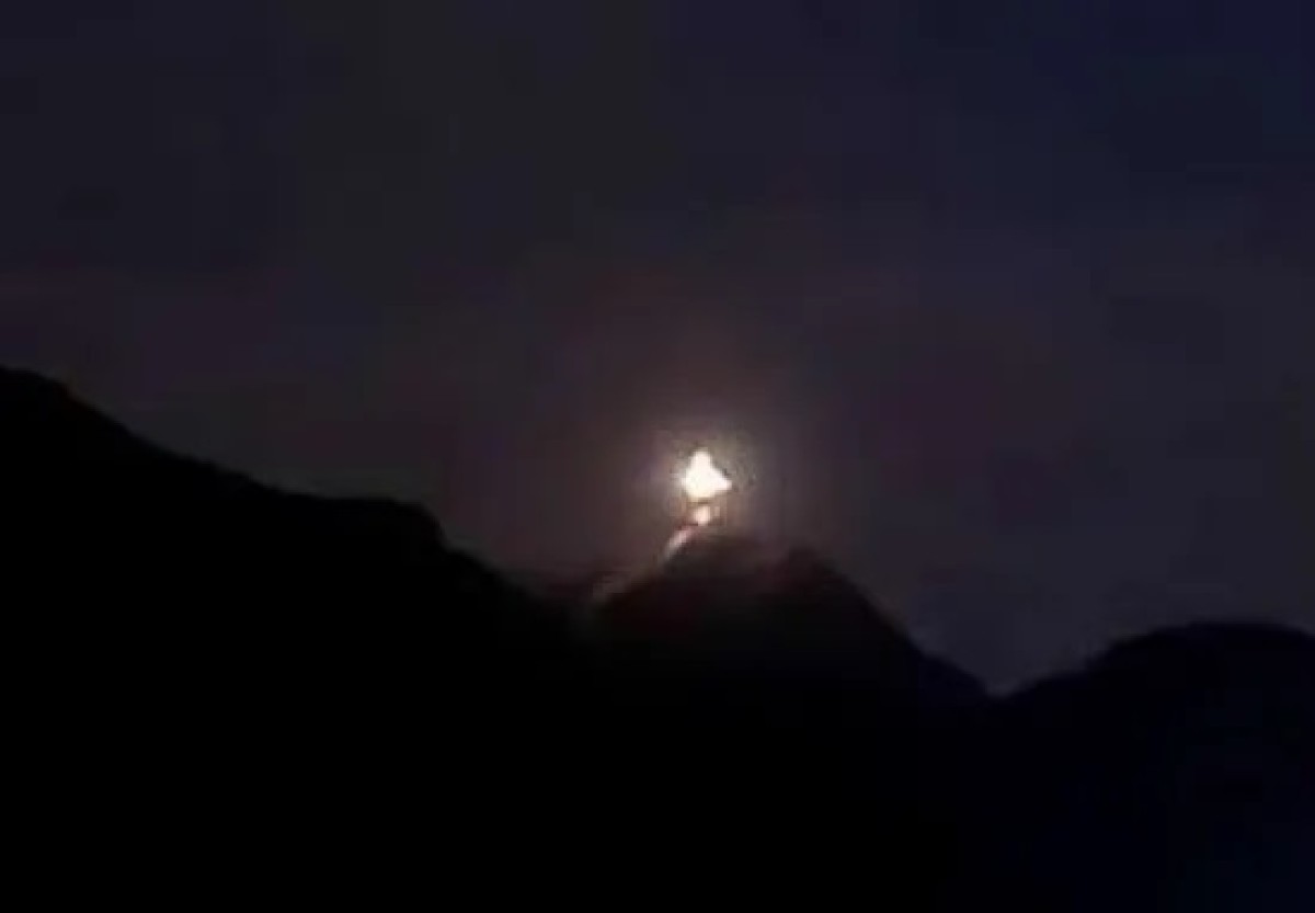 Southern artillery directs strikes at the Houthi militias on the Al-Qurain Al-Musaimeer front