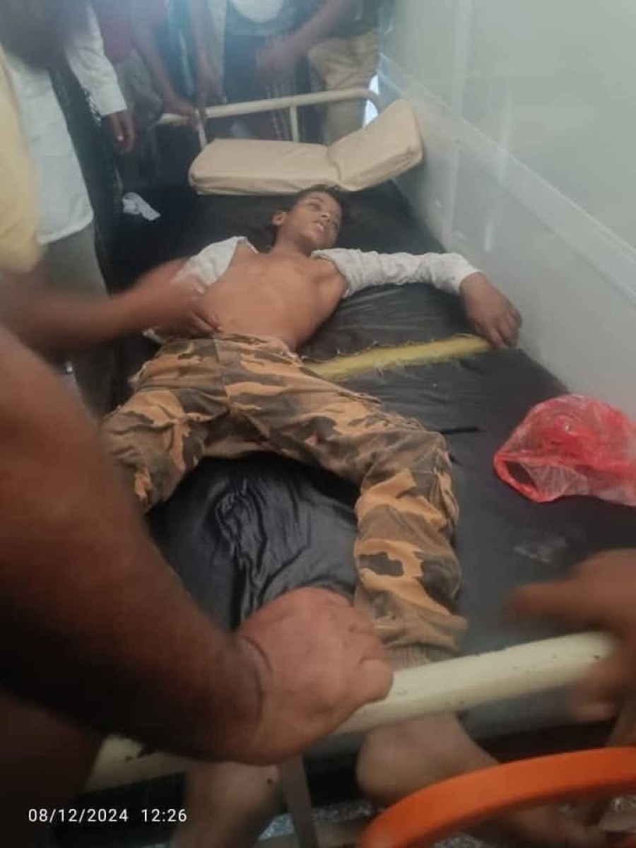 A child committed suicide and a civilian was injured in a mine explosion in Mokha