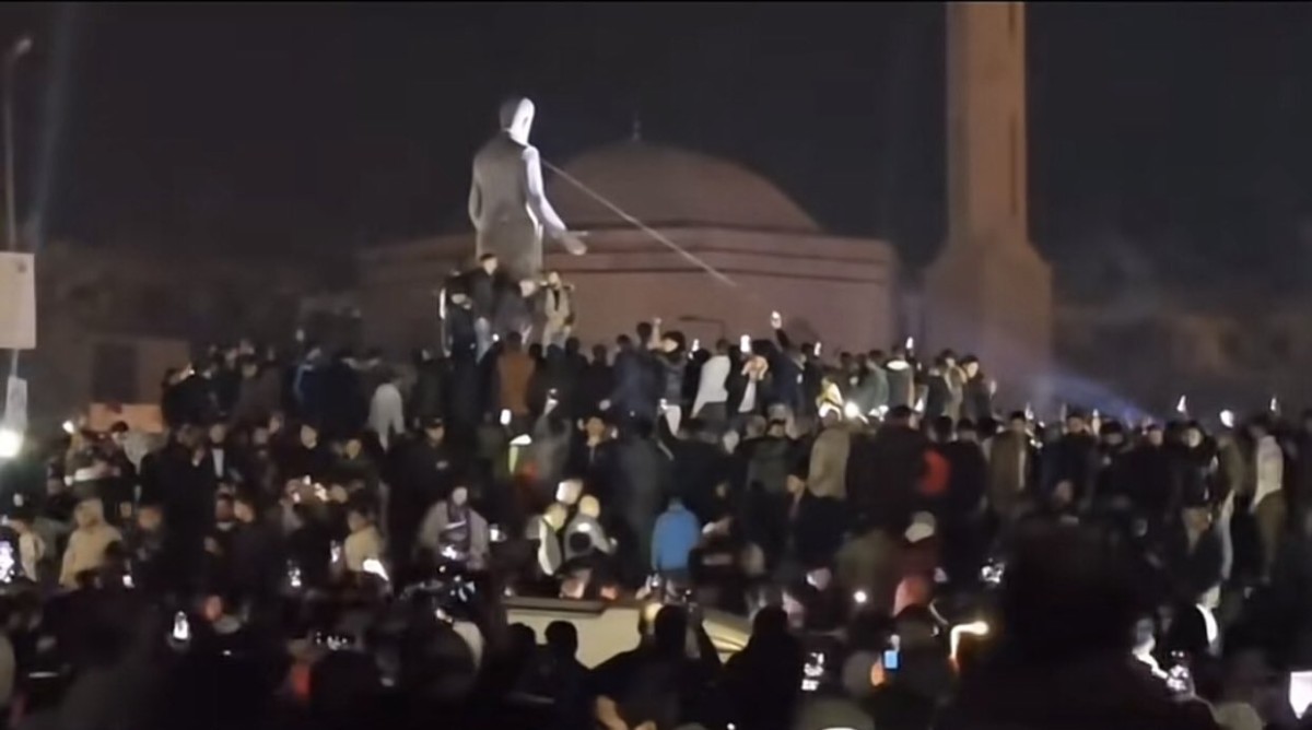 دمشق: سقوط الأسد.. تحولات تاريخية تعيد تشكيل المشهد السوري والدولي