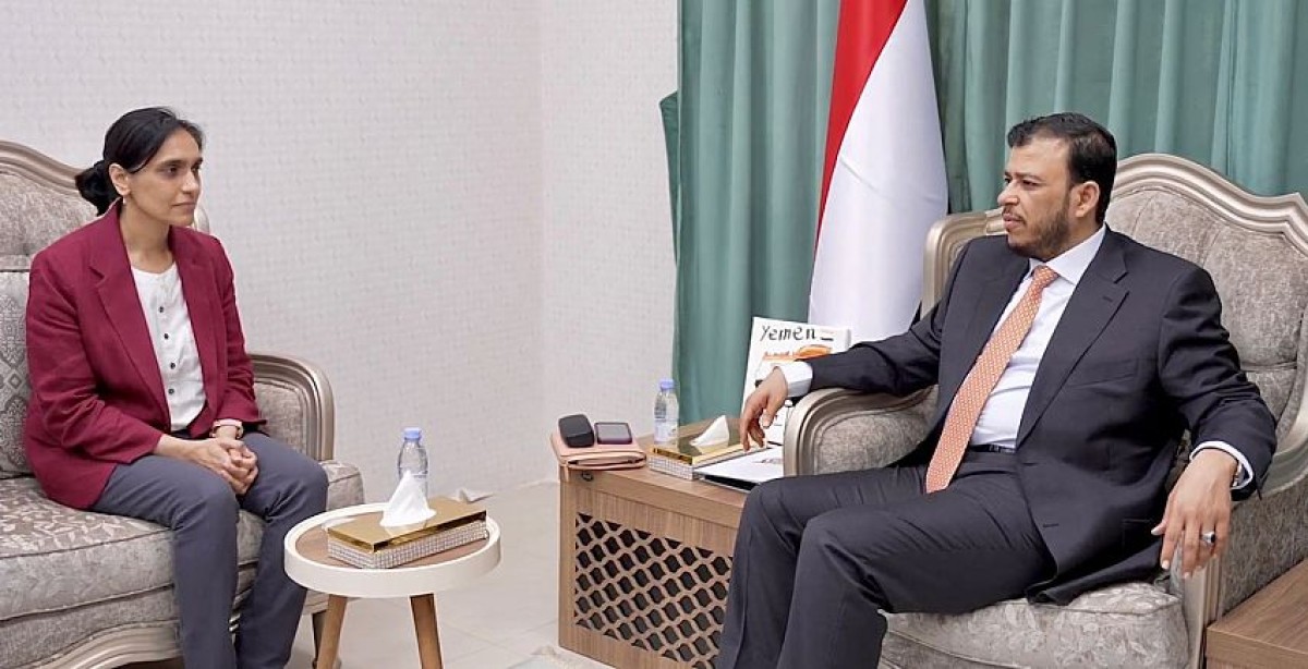 العليمي يدعو الحوثي إلى الاتعاض بما يحدث بدول المنطقة لتجنيب البلاد مزيداً من الدمار