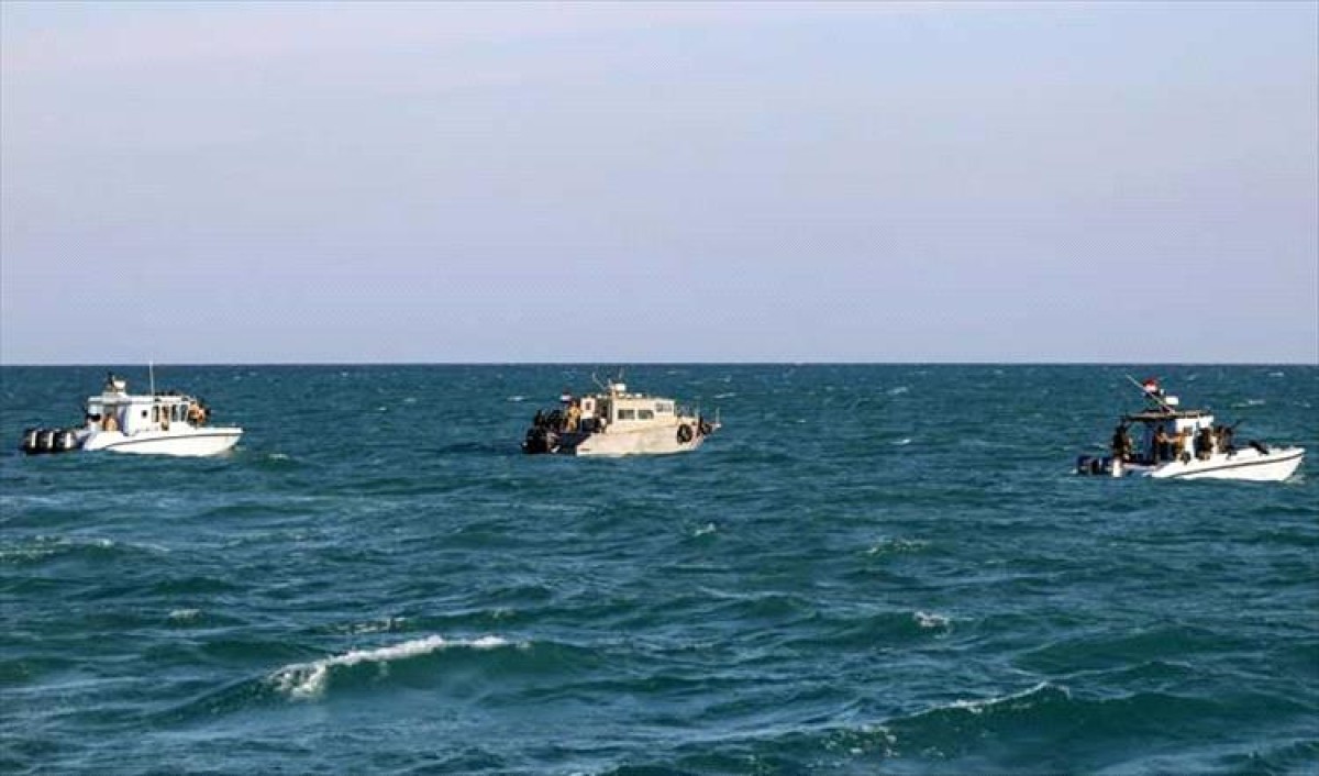Rescue the crew of a Yemeni ferry that sank in Bab al-Mandab