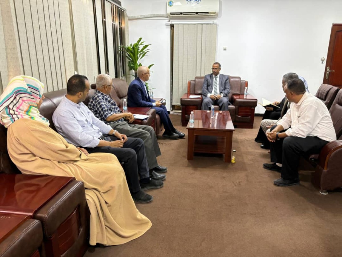 Al-Zaouri discusses with the Social Fund for Development the challenges facing social protection programs