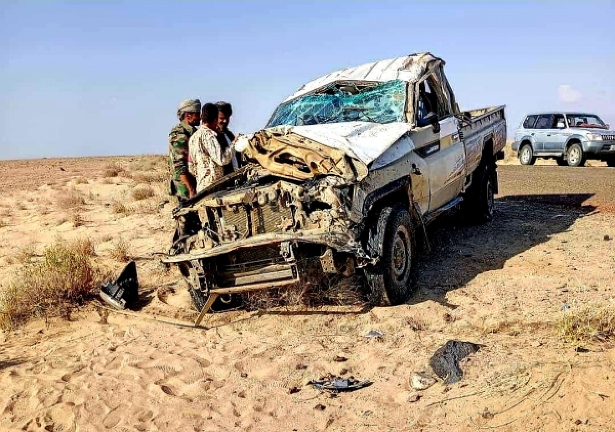 16 soldiers died and were injured in a traffic accident on the road linking Aden to Lahj